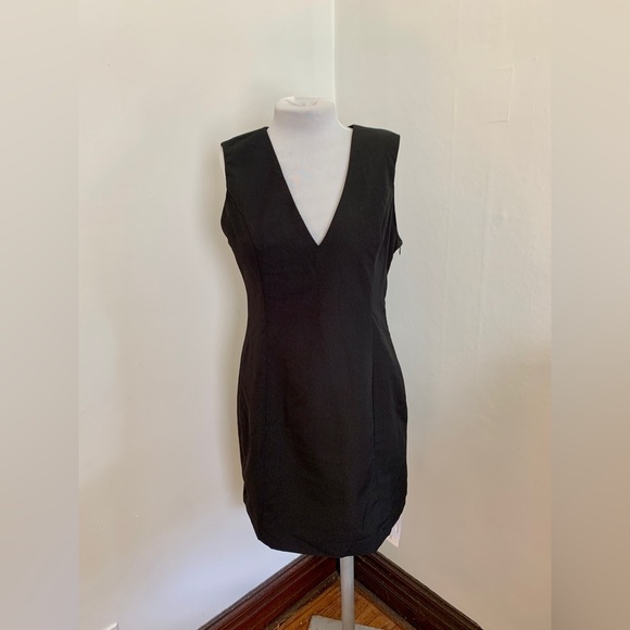 NWT REVOLVE MINIMALIST lovers COMMENSE Black Linen Blend V-Neck Dress Large Mini - Picture 3 of 16